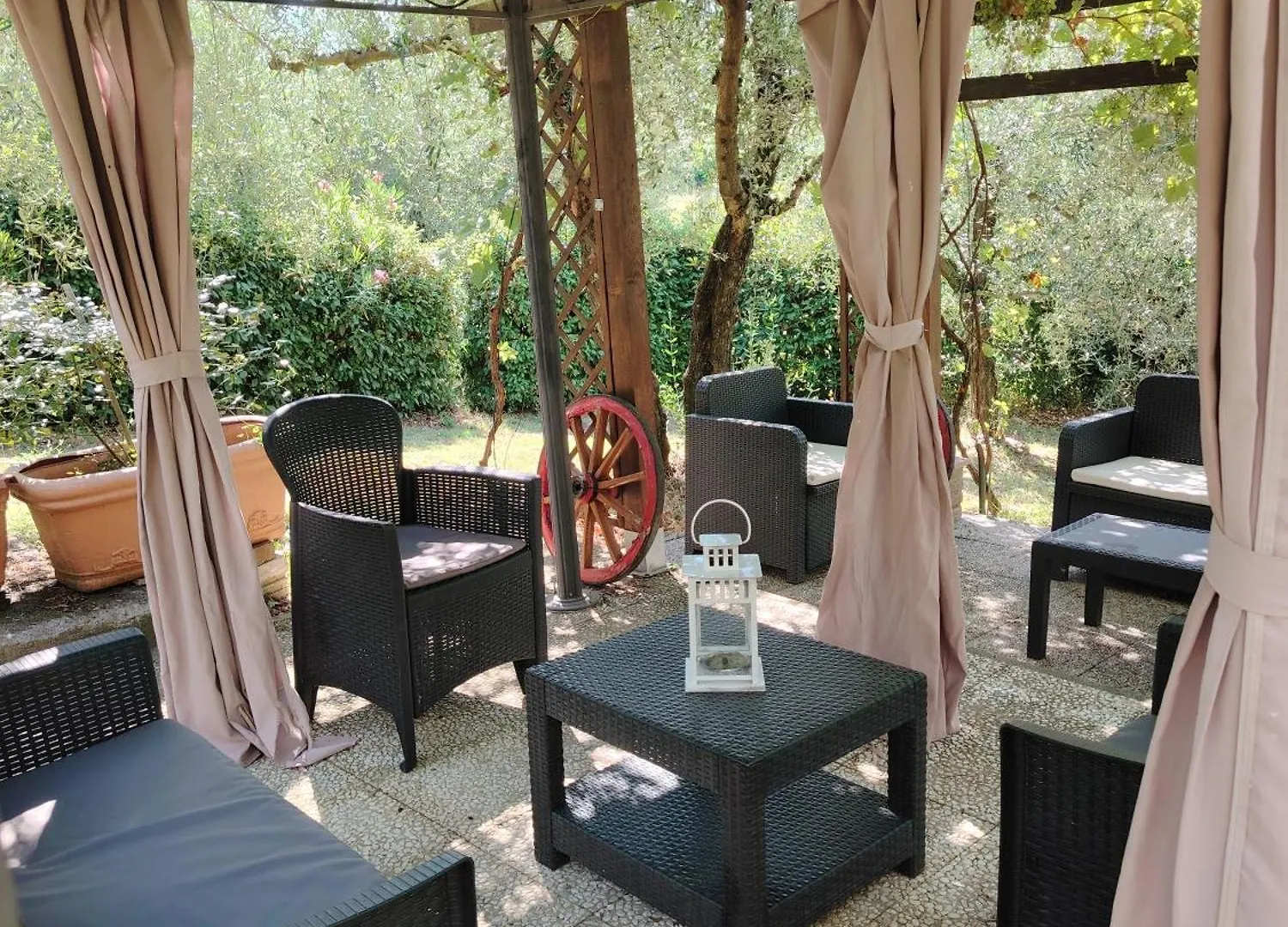 Appartamenti Leccino E Moraiolo Montecchio